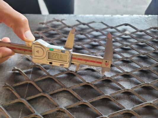 Expanded Metal Mesh Durable and Ventilated for Flooring and Safety Applications