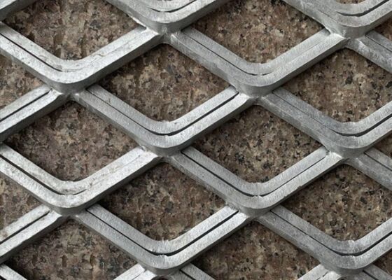 নিরাপত্তা বেড়া এবং শিল্প অ্যাপ্লিকেশনগুলির জন্য প্রসারিত মেটাল জাল