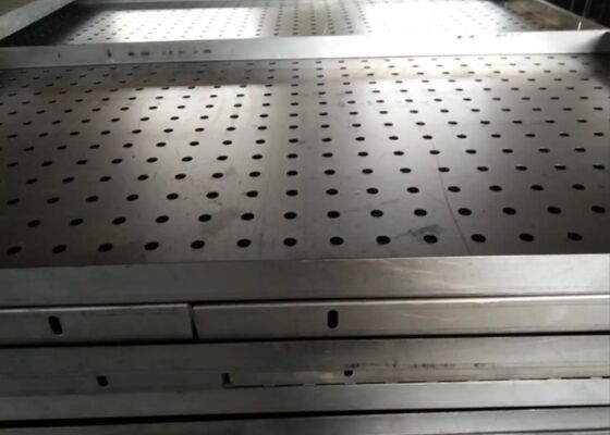 কঠোর পরিবেশ এবং উচ্চ লোড অ্যাপ্লিকেশনের জন্য ছিদ্রযুক্ত তারের জাল